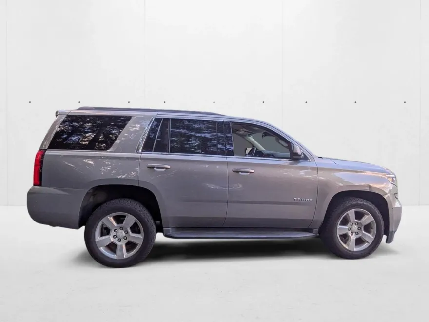 2017 Chevrolet Tahoe LS photo 1