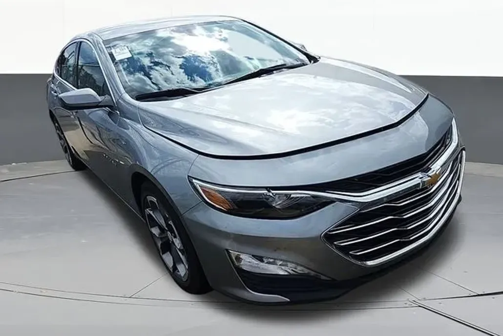 2024 Chevrolet Malibu 1LT photo 1