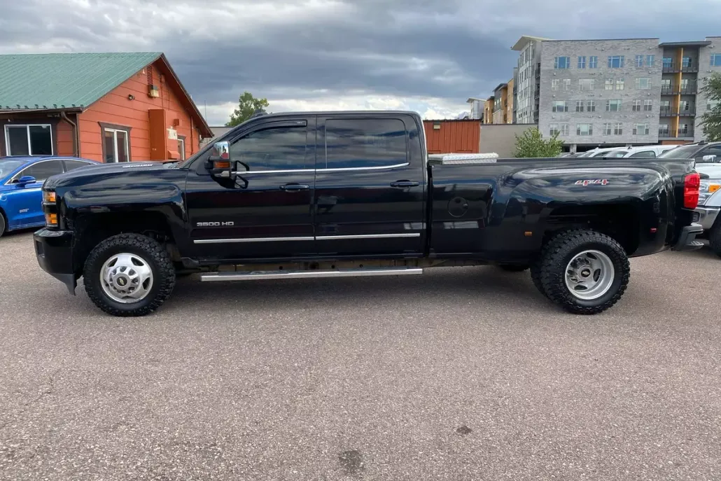 2017 Chevrolet Silverado 3500HD LTZ photo 1