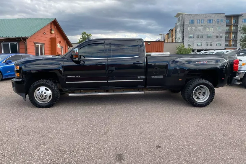 2017 Chevrolet Silverado 3500HD LTZ photo 1
