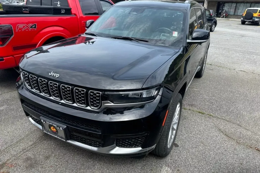 2021 Jeep Grand Cherokee L Summit photo 1