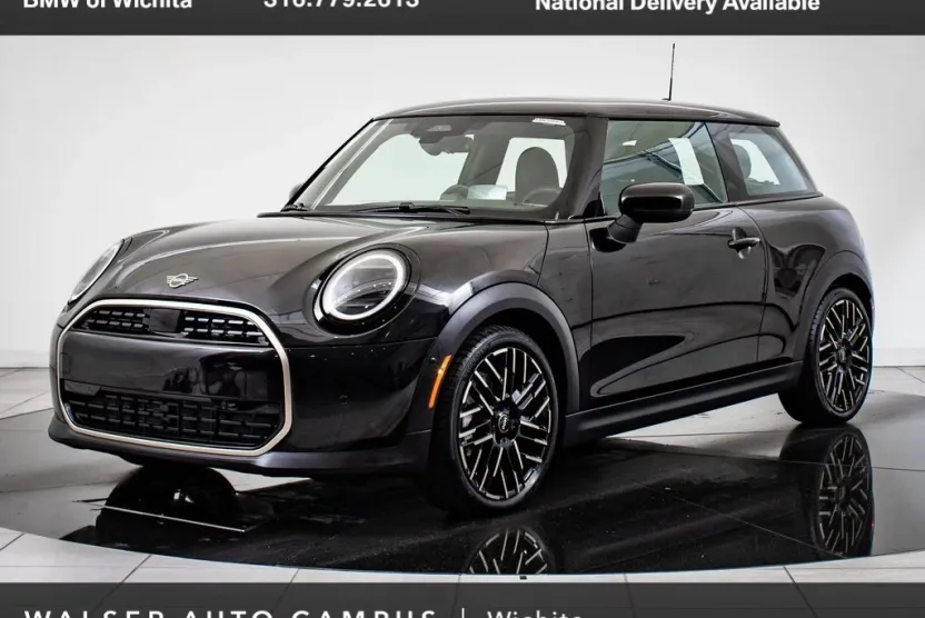2025 Mini Cooper Signature photo 1