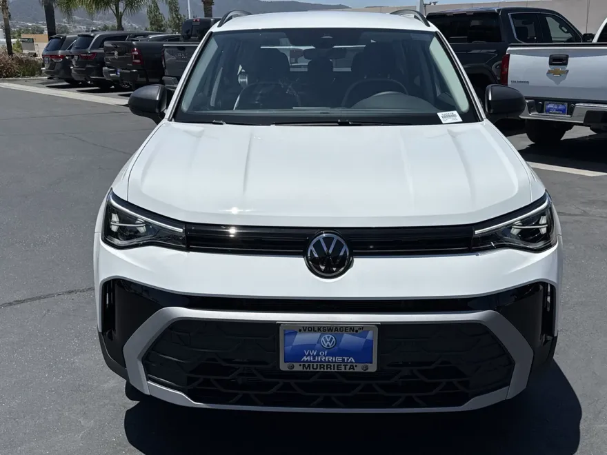 2025 Volkswagen Taos S photo 1