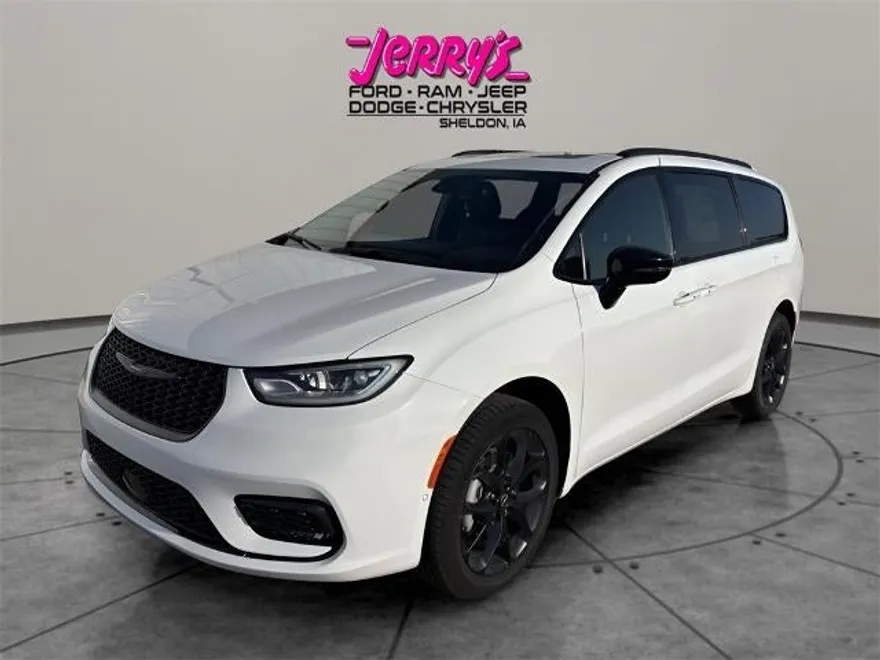 2026 Chrysler Pacifica Limited photo 1