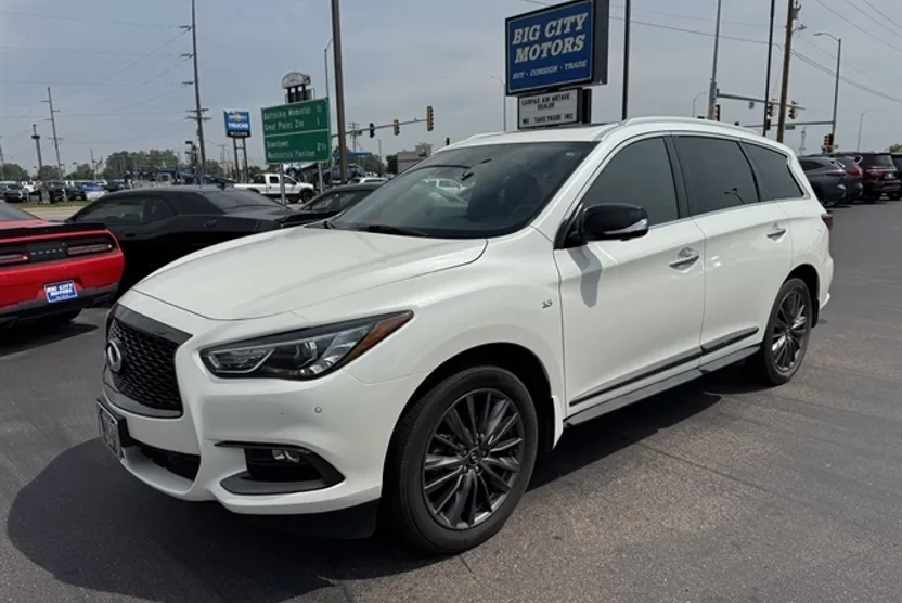 2020 Infiniti QX60 Luxe photo 1