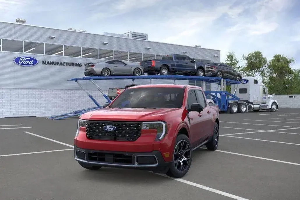 2025 Ford Maverick Lariat photo 1