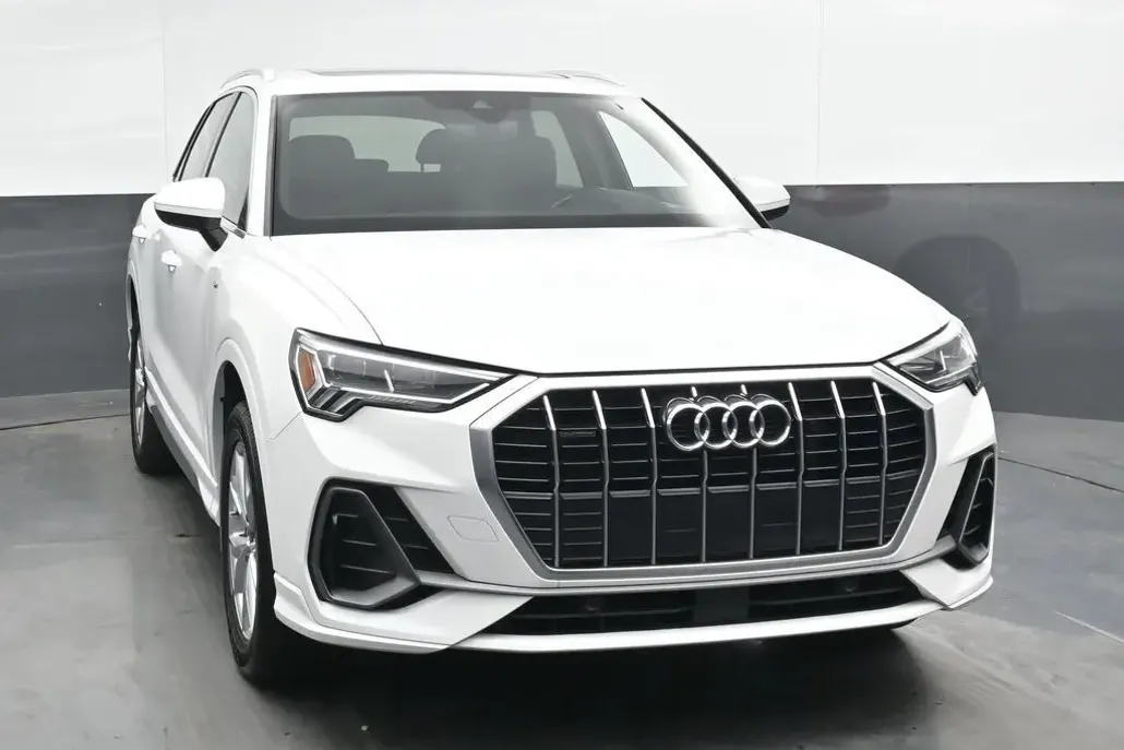 2023 Audi Q3 Premium S line photo 1