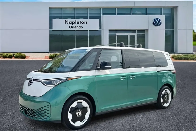 2025 Volkswagen ID. Buzz photo 1