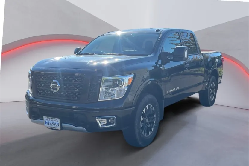 2018 Nissan Titan PRO-4X photo 1
