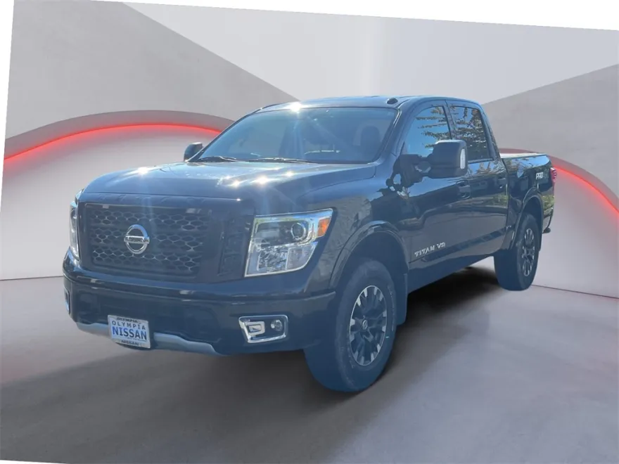 2018 Nissan Titan PRO-4X photo 1