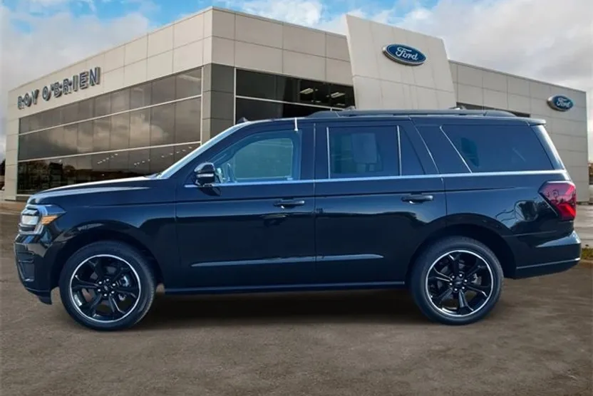 2022 Ford Expedition Limited photo 1