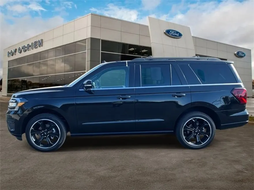 2022 Ford Expedition Limited photo 1