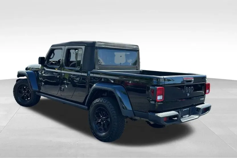 2023 Jeep Gladiator Willys photo 1