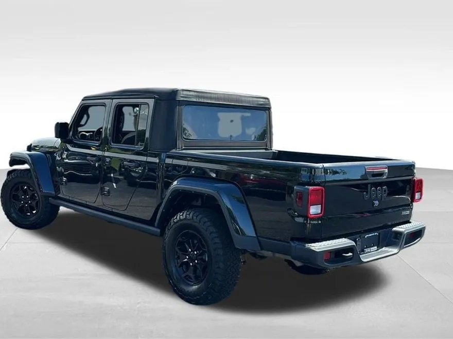 2023 Jeep Gladiator Willys photo 1