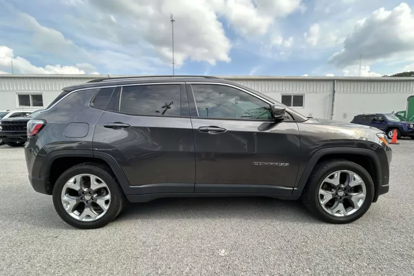 2019 Jeep Compass Limited photo 1
