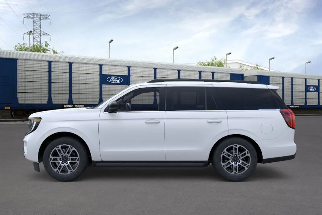 2025 Ford Expedition photo 1