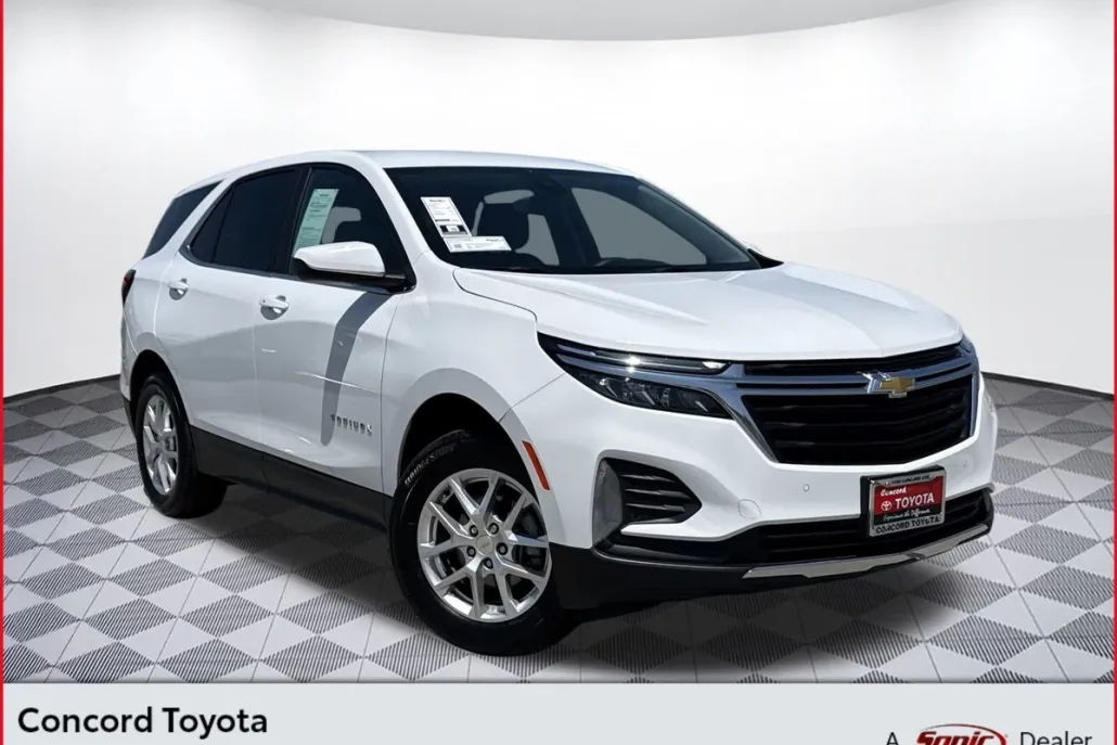 2024 Chevrolet Equinox LT photo 1