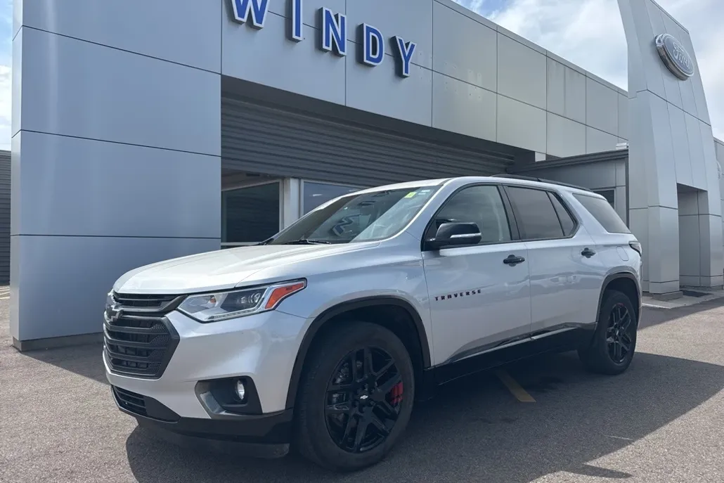 2021 Chevrolet Traverse Premier photo 1