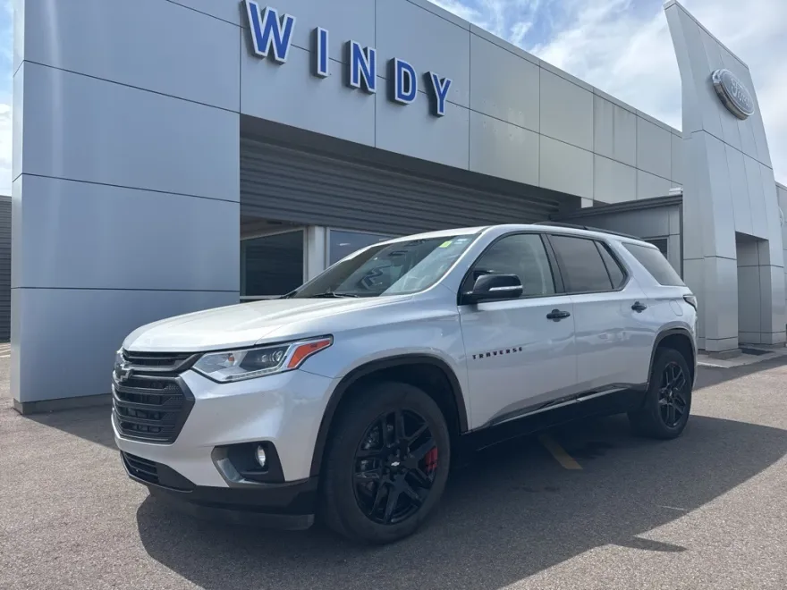 2021 Chevrolet Traverse Premier photo 1