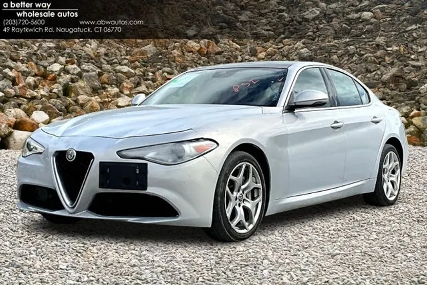 2021 Alfa Romeo Giulia Ti photo 1