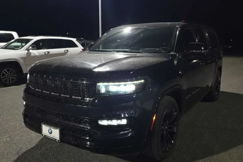 2024 Jeep Grand Wagoneer L II photo 1