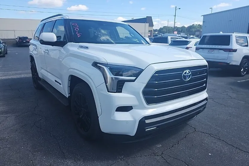 2024 Toyota Sequoia SR5 photo 1
