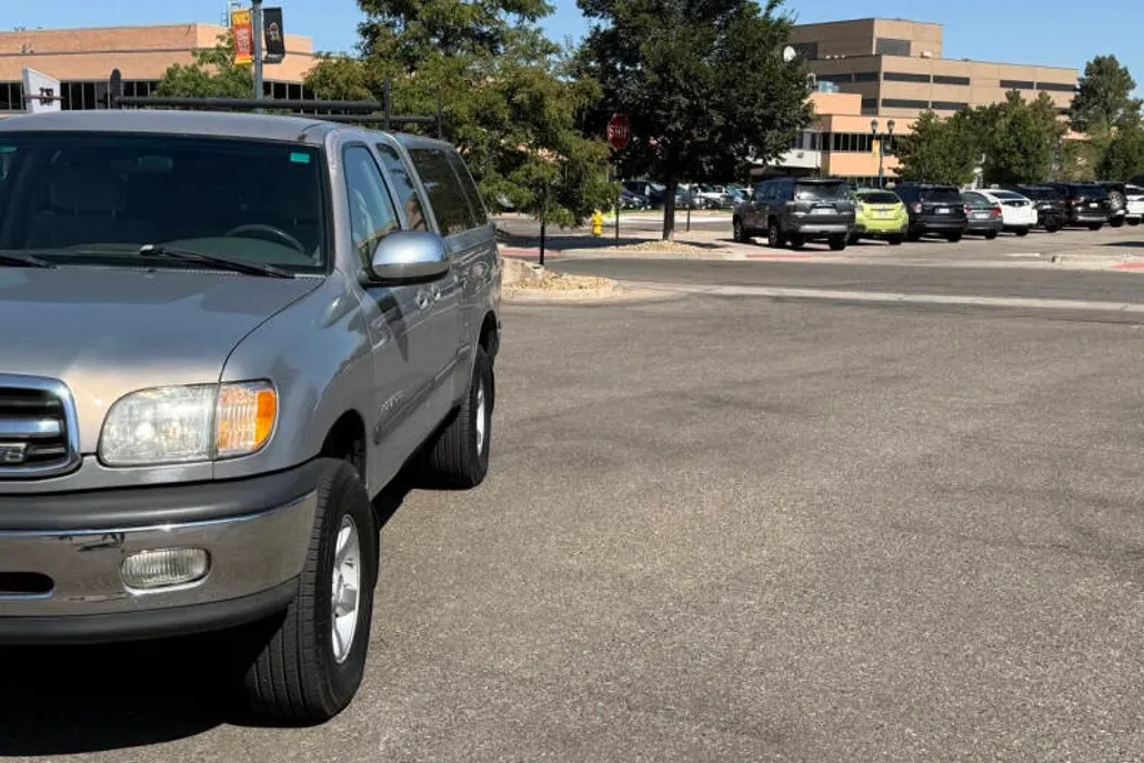 2000 Toyota Tundra SR5 photo 1