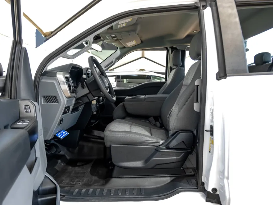 2021 Ford F-150 XL photo 1