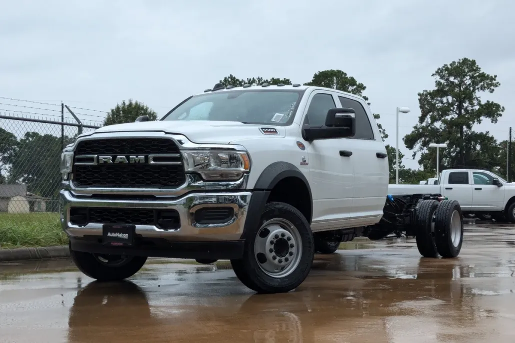 2024 Ram 5500 Tradesman photo 1