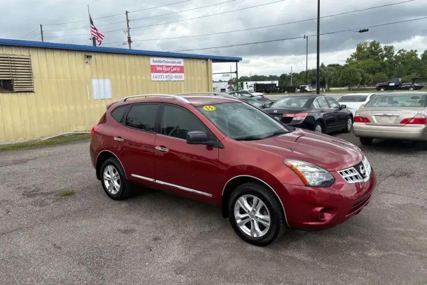 2015 Nissan Rogue Select S photo 1