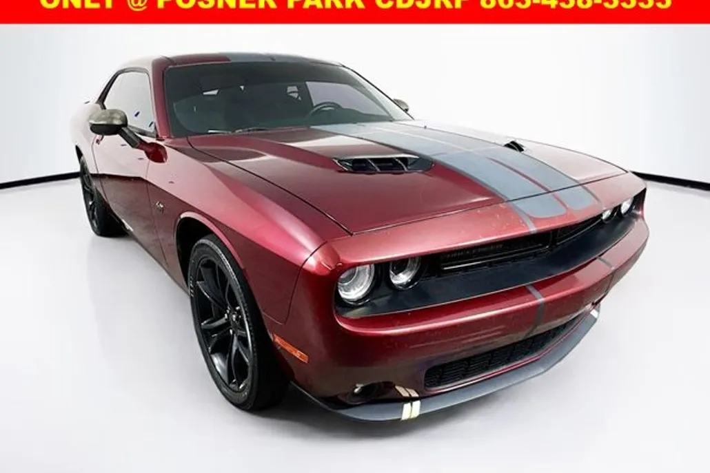 2018 Dodge Challenger SXT photo 1
