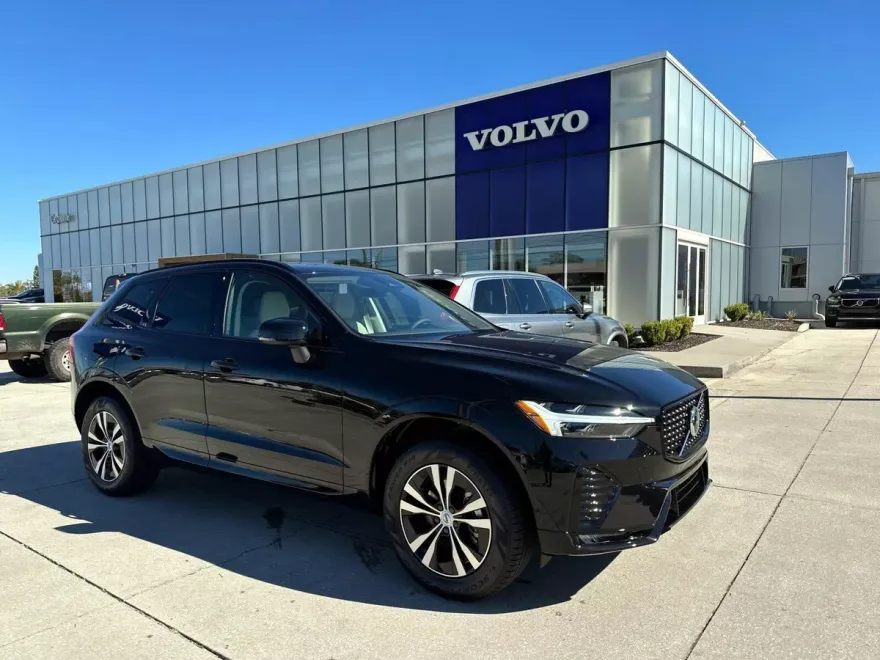 2025 Volvo XC60 B5 Core photo 1