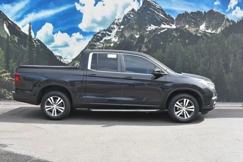 2017 Honda Ridgeline RTL photo 1