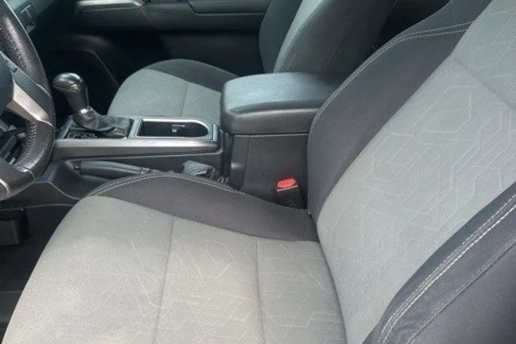 2020 Toyota Tacoma TRD Sport V6 photo 1