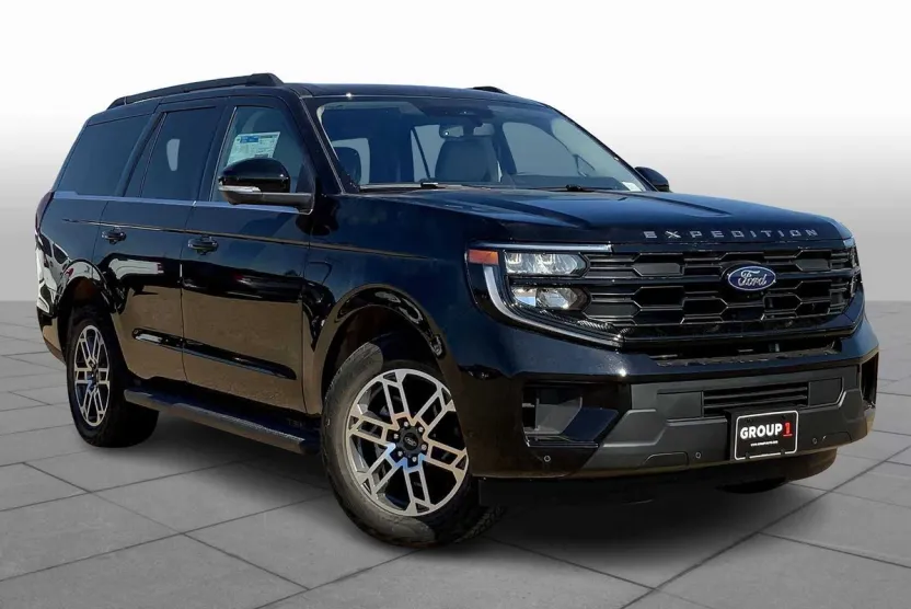 2025 Ford Expedition photo 1