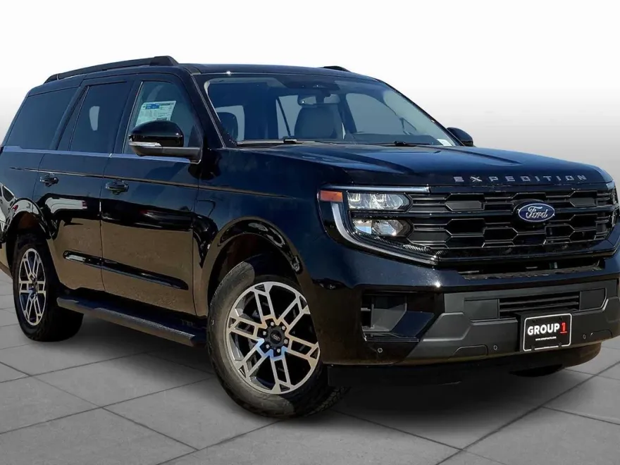 2025 Ford Expedition photo 1