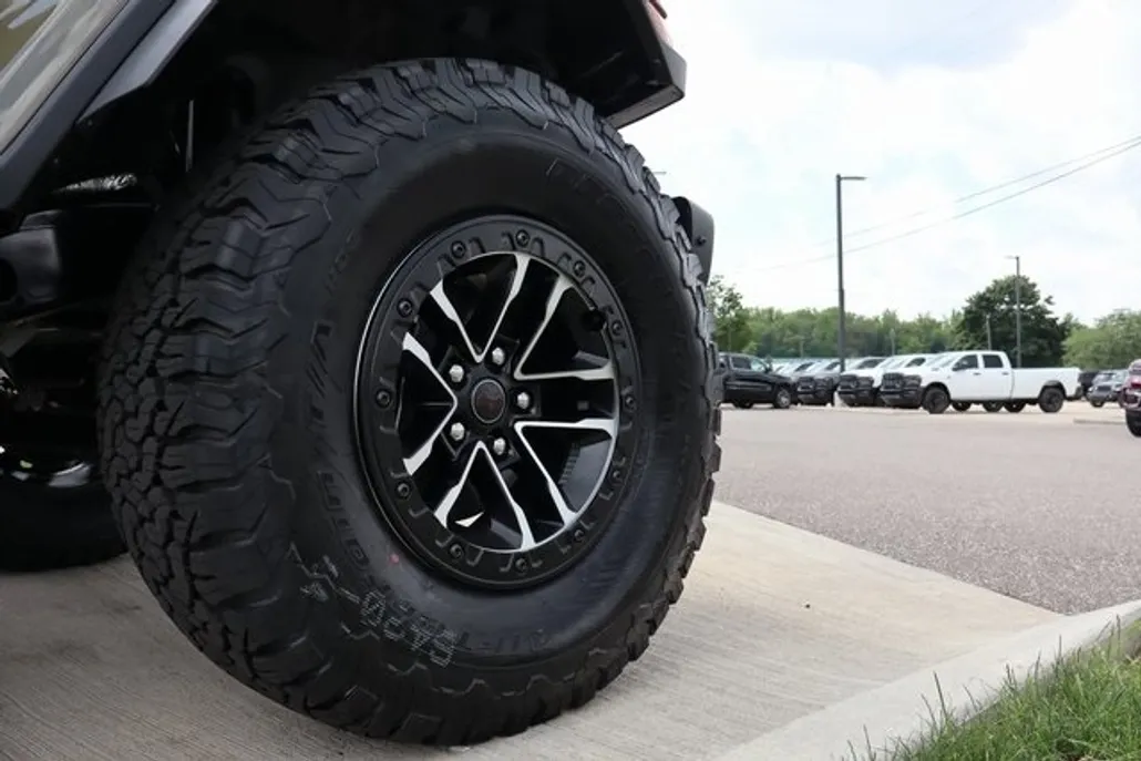 2025 Jeep Wrangler Rubicon X photo 1