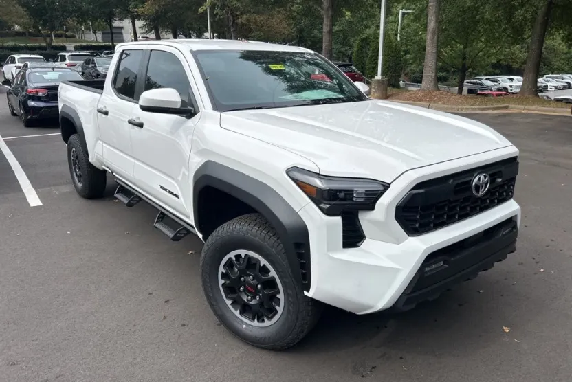 2025 Toyota Tacoma TRD Off-Road Double Cab photo 1