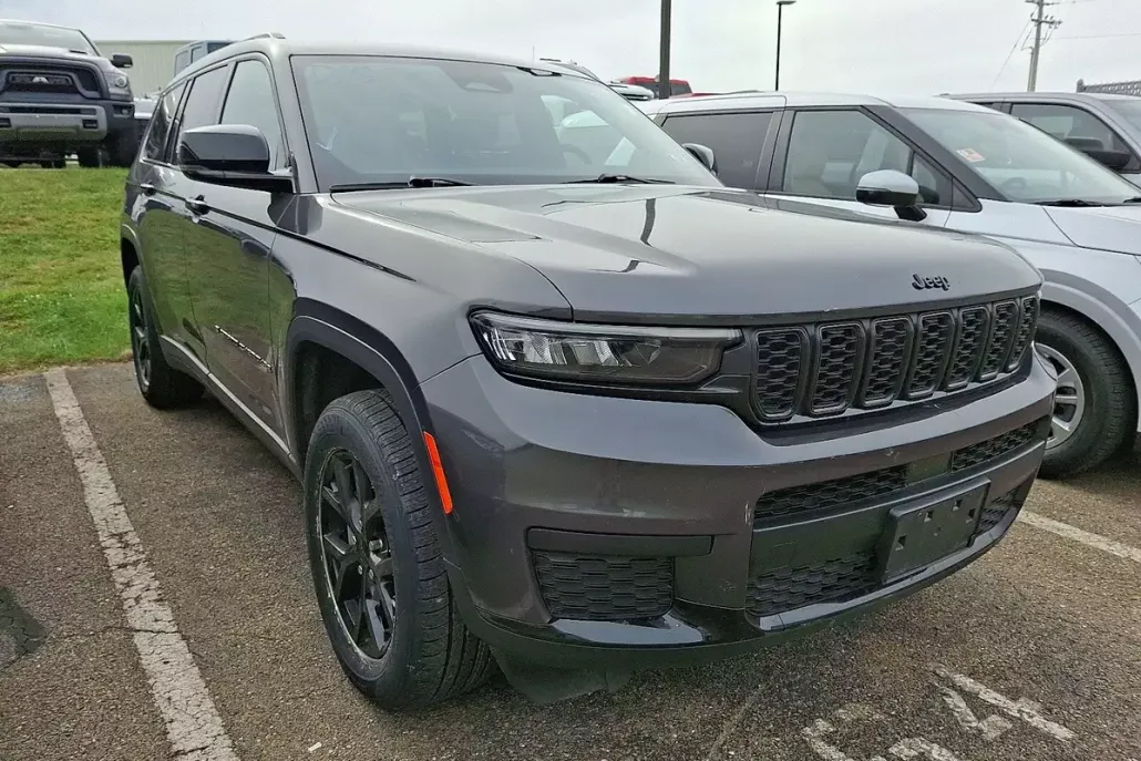 2024 Jeep Grand Cherokee Altitude photo 1