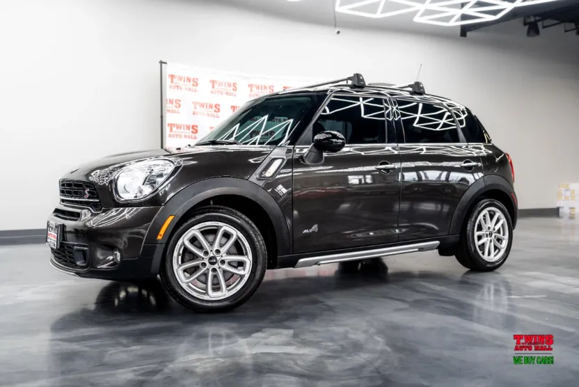 2016 Mini Countryman S ALL4 photo 1