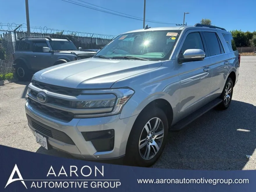 2024 Ford Expedition XLT photo 1