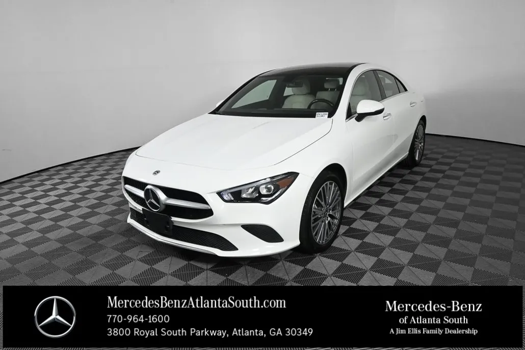 2022 Mercedes Benz CLA 250 4MATIC photo 1