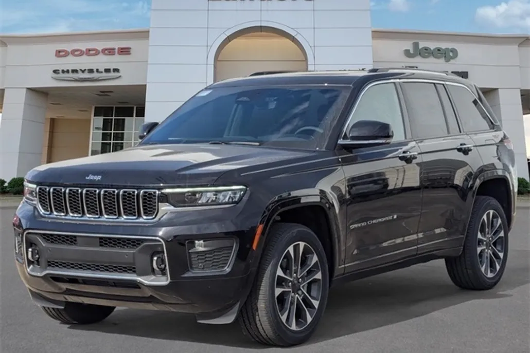 2023 Jeep Grand Cherokee Overland photo 1
