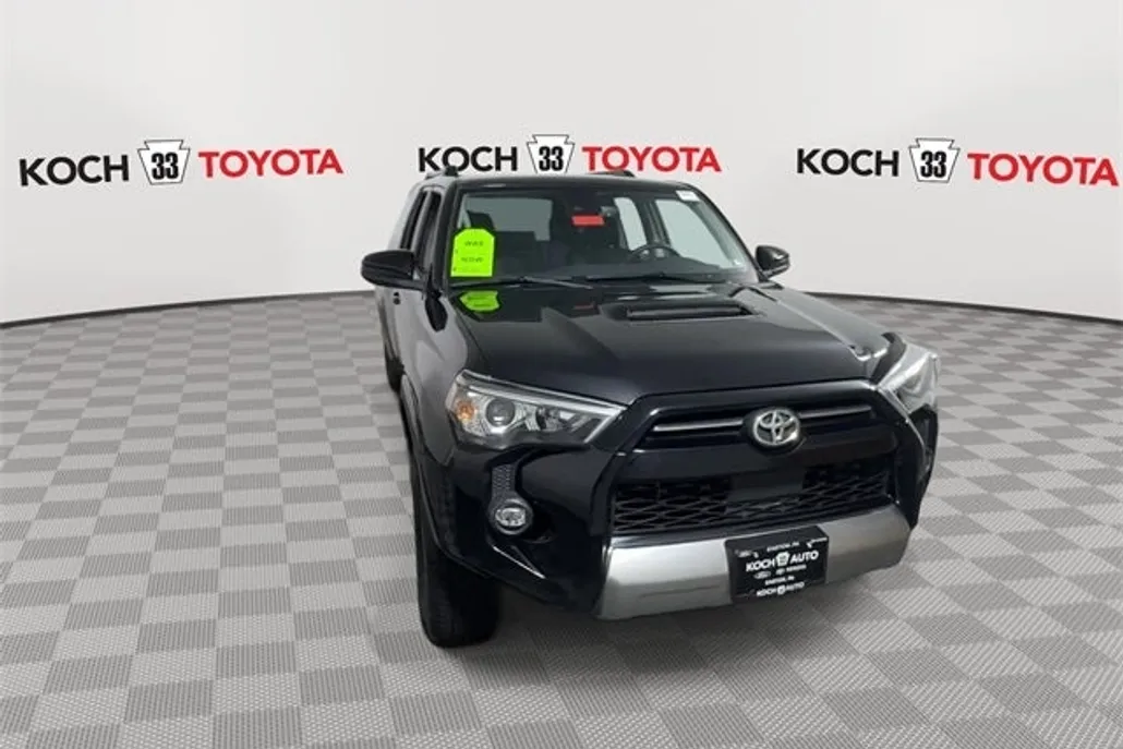 2023 Toyota 4Runner TRD Off-Road photo 1