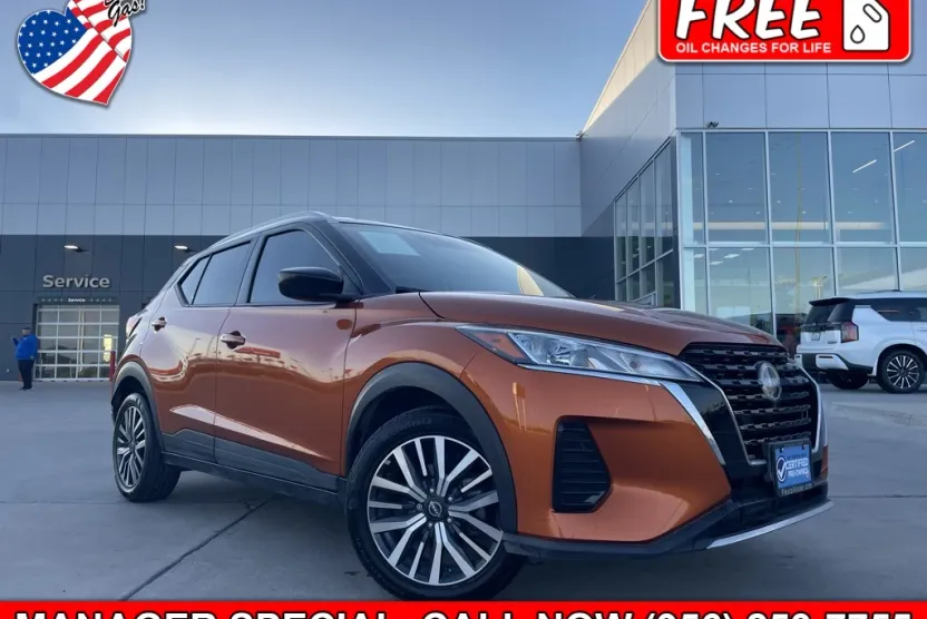 2023 Nissan Kicks SV photo 1