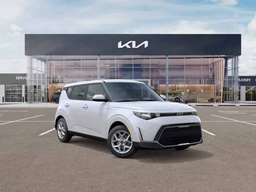 2025 Kia Soul LX photo 1