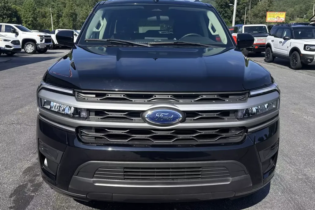 2023 Ford Expedition XL photo 1