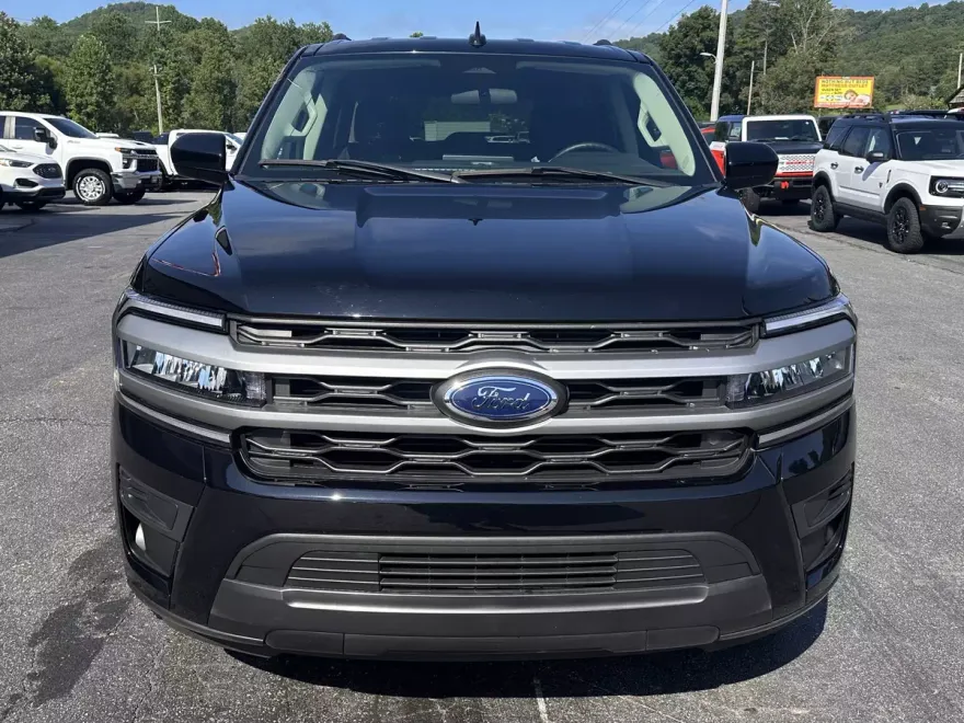2023 Ford Expedition XL photo 1