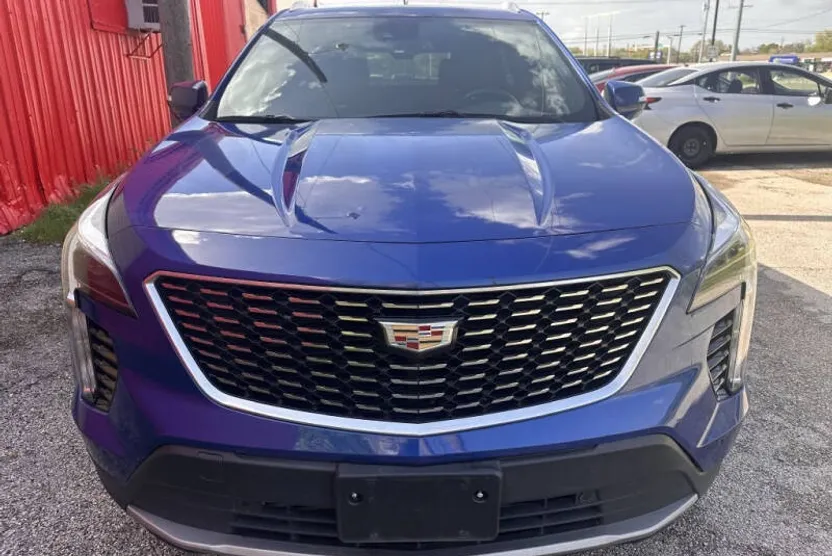 2021 Cadillac XT4 Premium Luxury photo 1