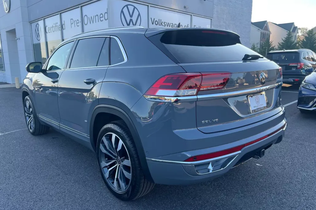 2023 Volkswagen Atlas Cross Sport V6 SEL Premium R-Line photo 1